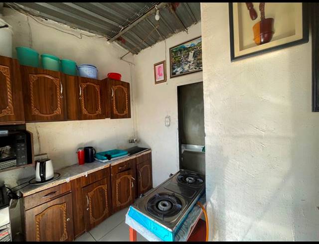 7 BEDROOM HOUSE FOR SALE IN OLIEVENHOUTBOSCH